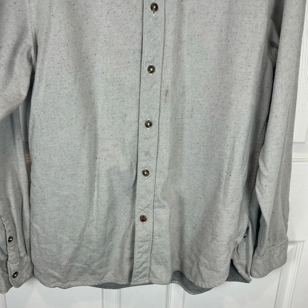 The North Face men’s light cream gray with speckles long sleeve cotton top Lg